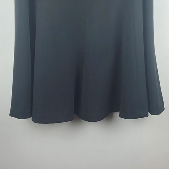 EUC ☆ Eddie Bauer Black Knee Length Pannelled Flared Skirt Size 4 - Picture 3 of 8